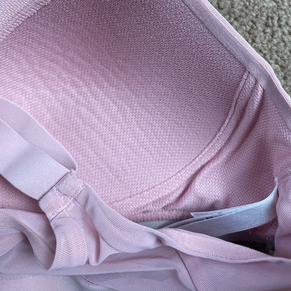 Lightweight by Victoria’s Secret Sports Bra 34C - Picture 7 of 14